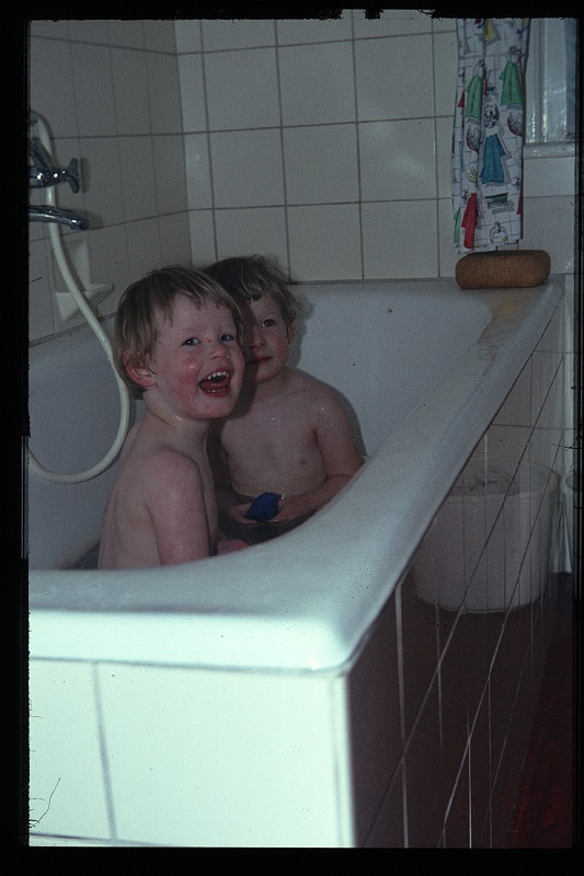 26.Delft apr 1966 Brigitte,Marion.JPG